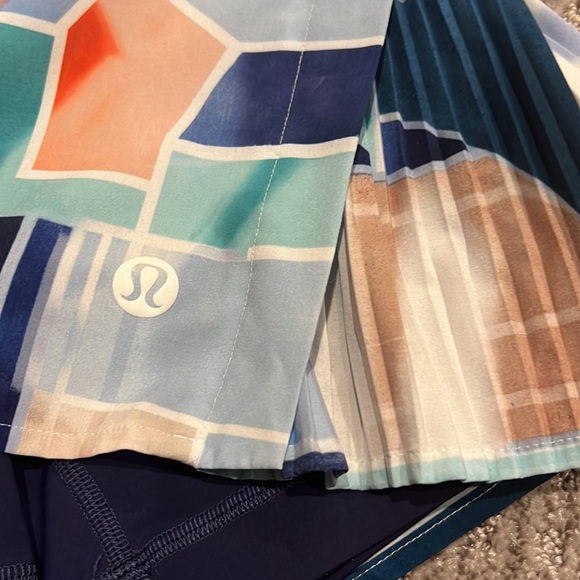 LULULEMON PEAK PLEAT SKIRT - Picture 5 of 7